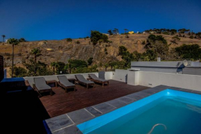Luxury 2 Bedroom with roof deck and pool